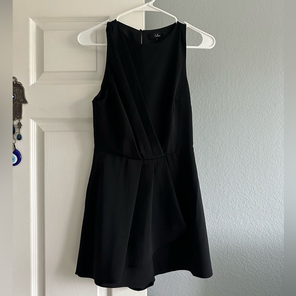 Lulu's My Dear Black Pleated Sleeveless
Romper. Size XS. NWT.